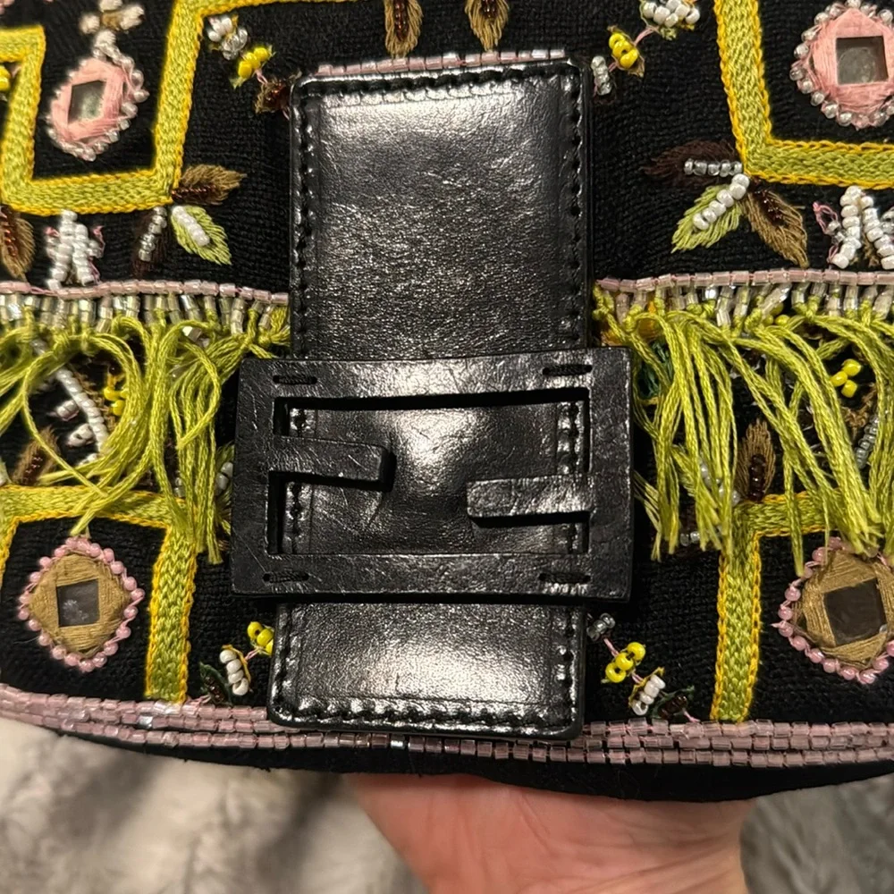 Vintage Fendi Baguette - Picture 3 of 8